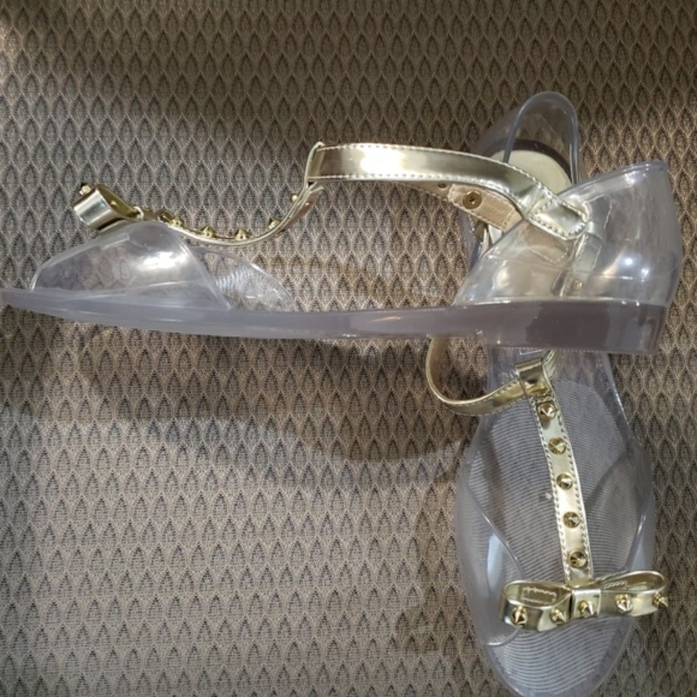 Stuart Weitzman Nifty Sandal. - Picture 5 of 11